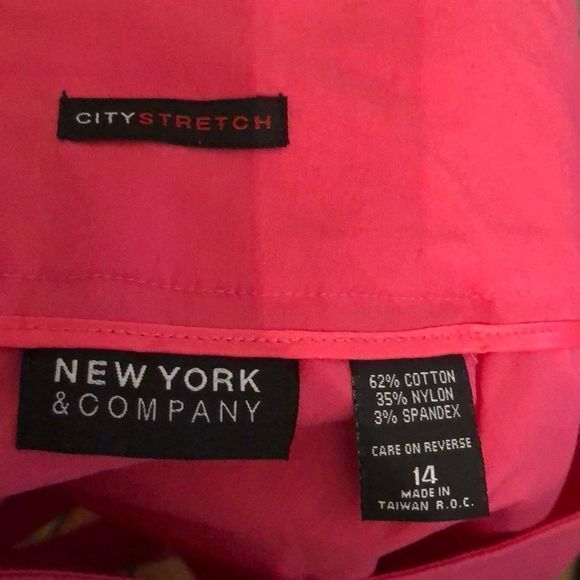 Stretch hot‎ pink mini skirt - Picture 4 of 4